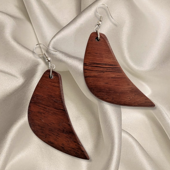 Handmade African wooden Earrings Brown 🤎 - Picture 3 of 4